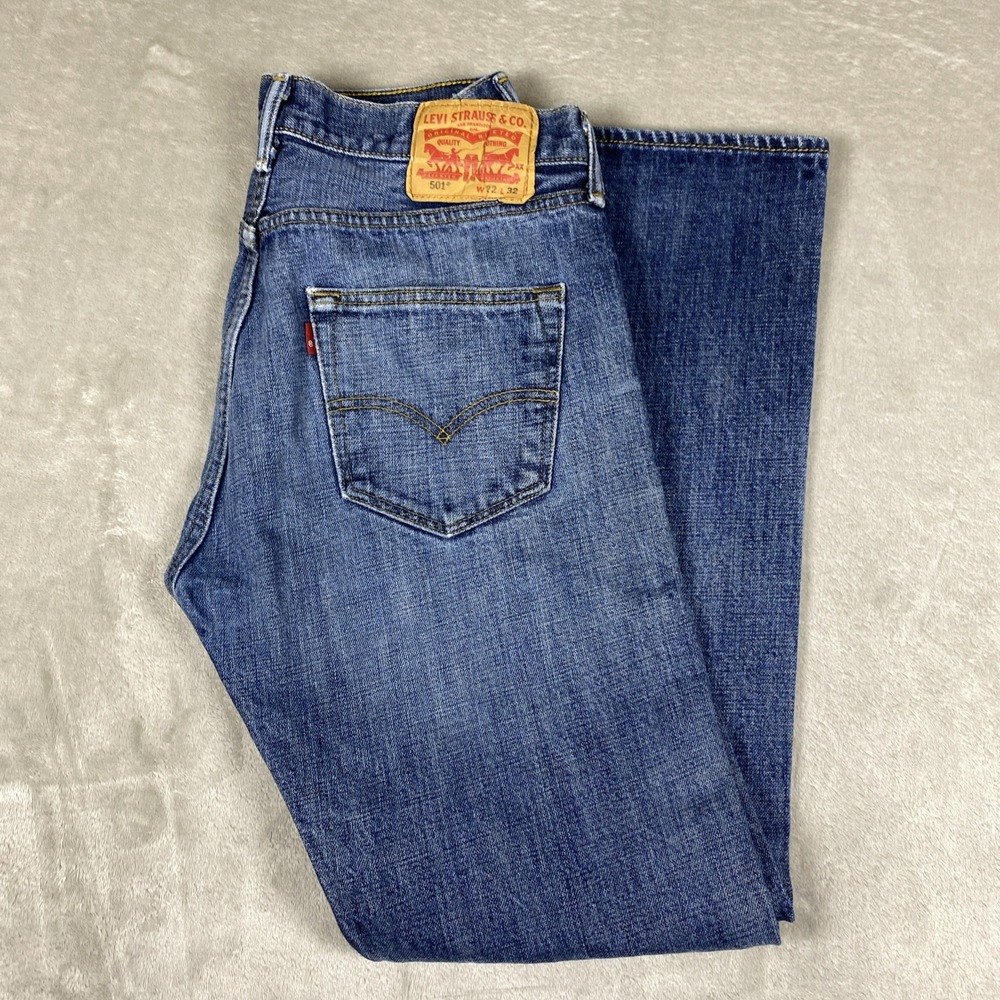 Levis 501 Button Fly Jeans Mens 32x32 Classic Stone Wash Blue Jeans